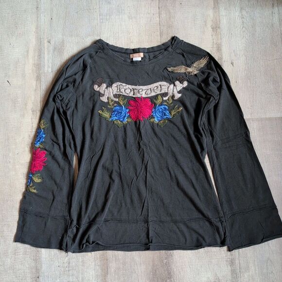 FOREVER 21 Tops - Women's Forever 21 Long Flare Sleeve Top Shirt Embroidered Floral Black L